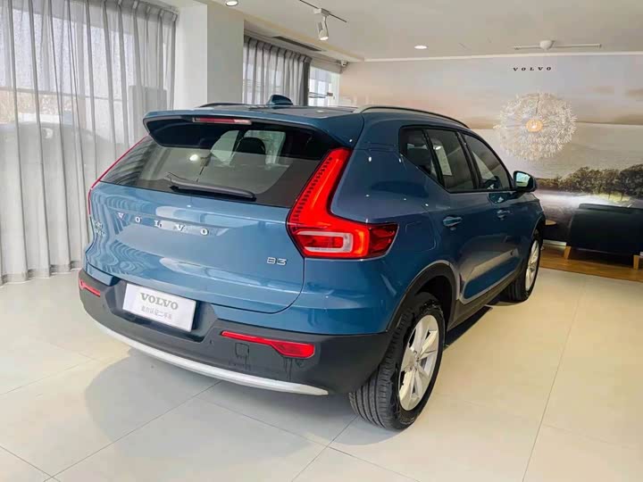 Volvo XC40 2023 B 3 — фото 3