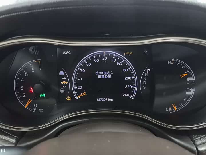 Jeep Grand Cherokee — фото 10