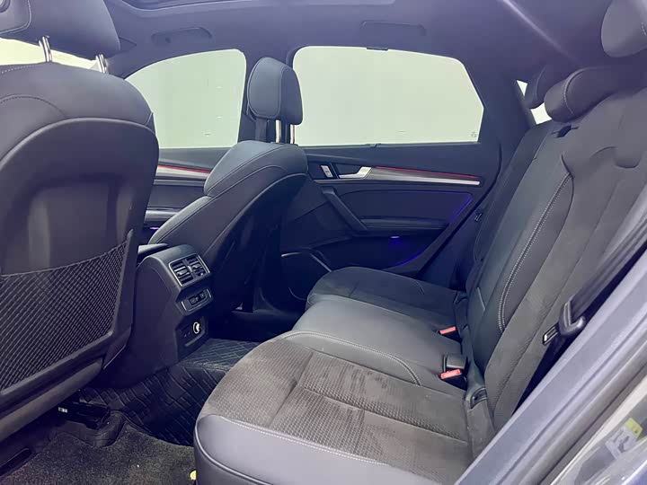 Audi Q5L Sportback 2024 40 TFSI Luxury — фото 16