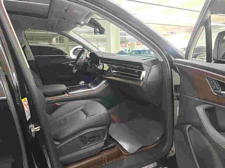Audi Q7 2024 45 TFSI quattro S line — фото 10