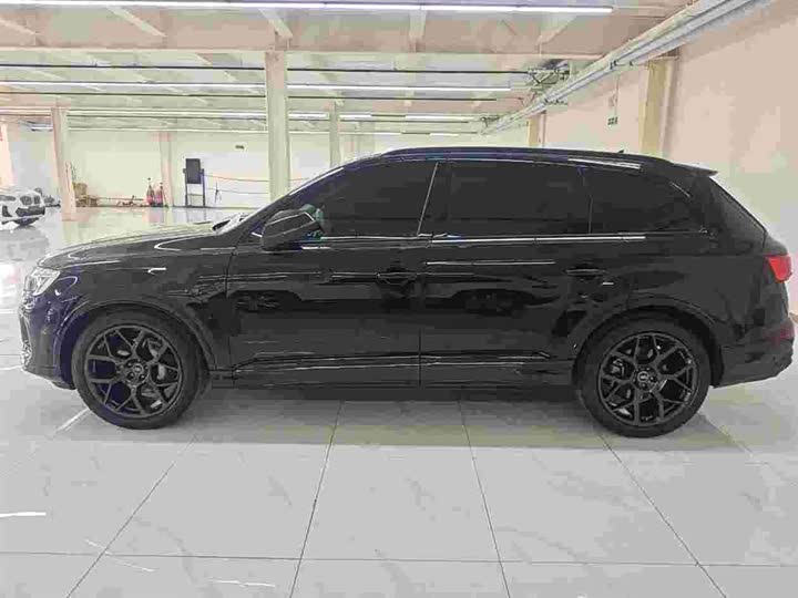 Audi Q7 2024 45 TFSI quattro S line — фото 4