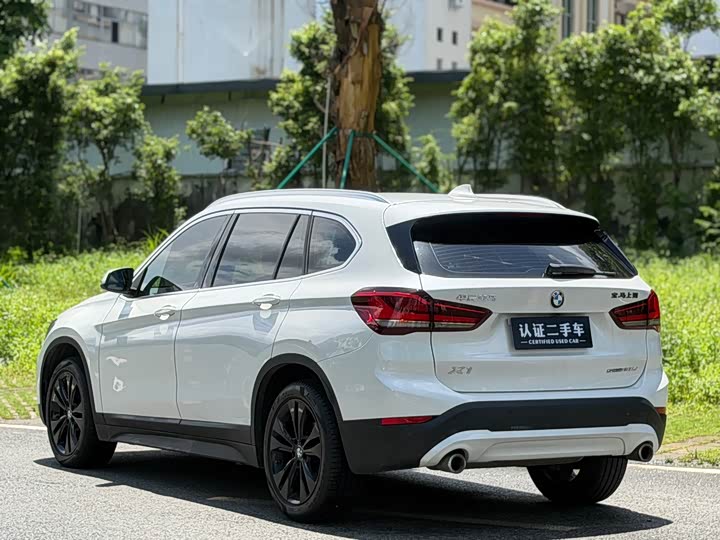 BMW X1 sDrive20Li стиль — фото 6