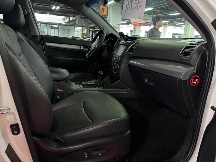 Kia Sorento — фото 12