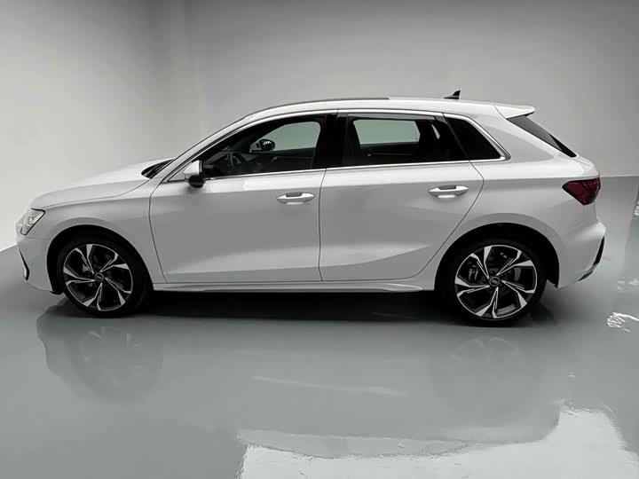 Audi A3 2025 Sportback 35 TFSI — фото 11