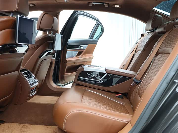 BMW 7-Series 2019 750 Li x Drive V 8 M — фото 7