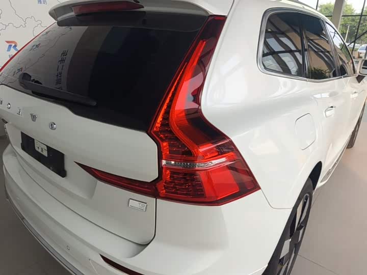 Volvo XC60 Hybrid 2024 T 8 PHEV 4 WD — фото 8