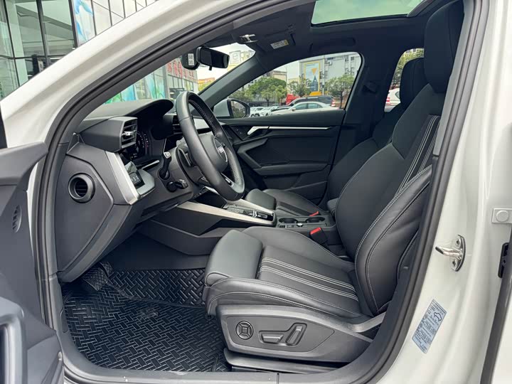 Audi A3 2024 A 3 L Limousine 35 TFSI Sport — фото 14