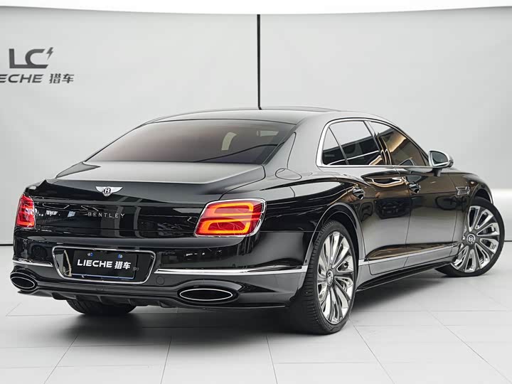 Bentley Flying Spur — фото 20