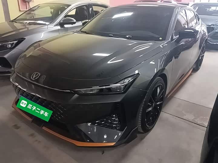 Changan UNI-V 2024 1.5 T Sport — фото 1