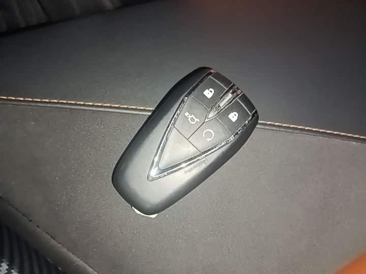 Changan UNI-V 2024 1.5 T Sport — фото 9