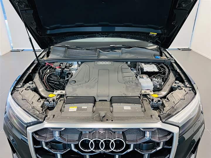 Audi Q7 2024 45 TFSI quattro S line Sport — фото 9