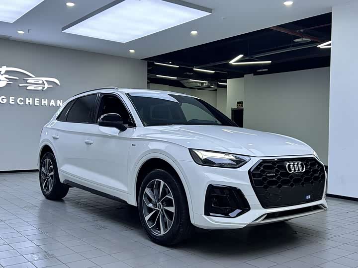 Audi Q5L 2023 40 T — фото 3