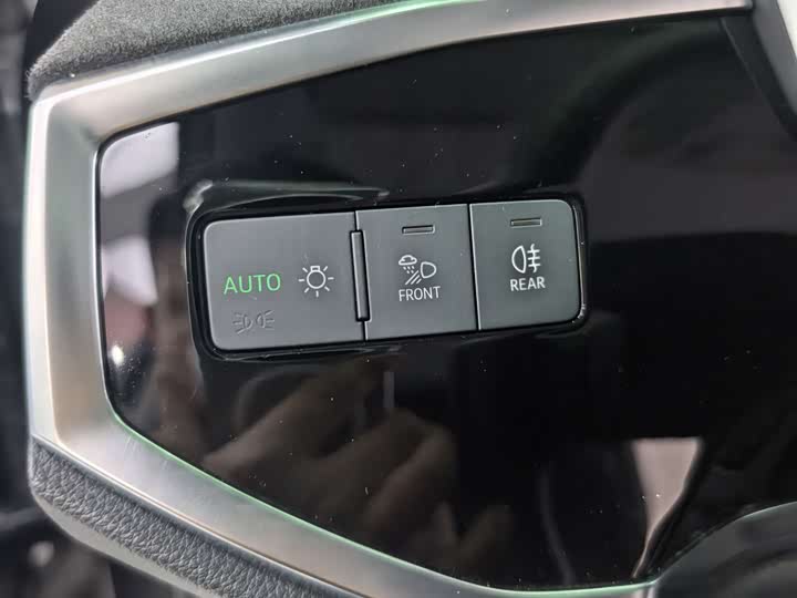 Audi Q3 2023 35 TFSI (1.4 T) — фото 16
