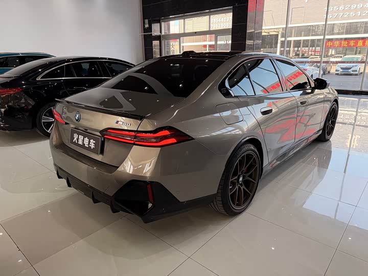 BMW i5 M60 2024 x Drive M 60 — фото 20