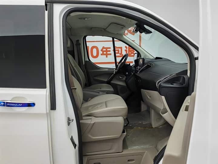 Ford Tourneo — фото 23
