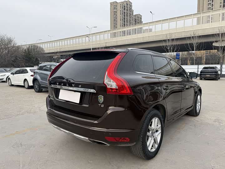 Volvo XC60 2017 T 5 — фото 8