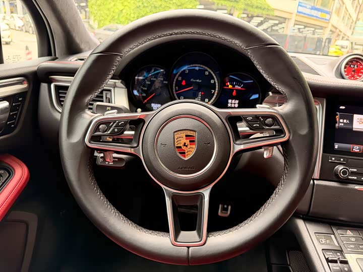 Porsche Macan 2017 Macan Turbo 3.6 T — фото 17