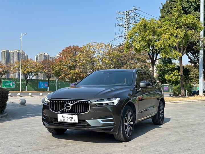 Volvo XC60 2021 T 5 4 WD — фото 1