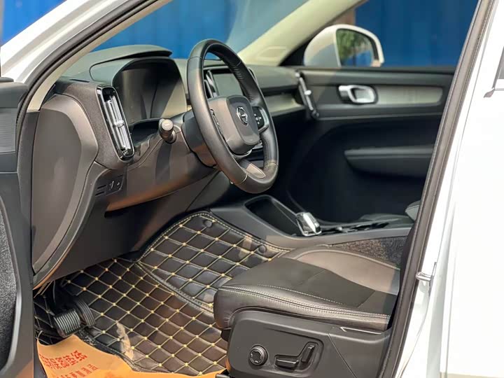 Volvo XC40 2020 T 4 WD — фото 11