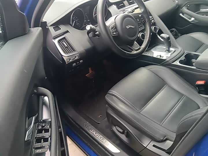 Jaguar E-PACE 2018 P 200 S VI — фото 16