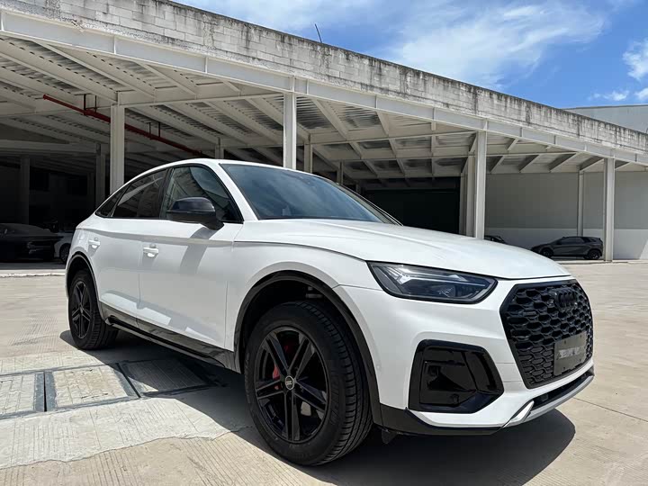 Audi Q5L Sportback 2024 40 TFSI — фото 3