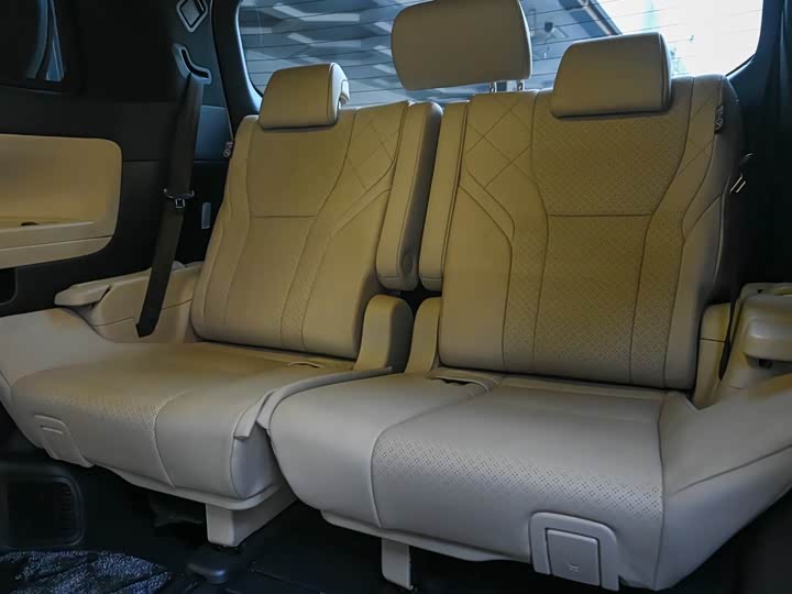 Toyota Vellfire — фото 9