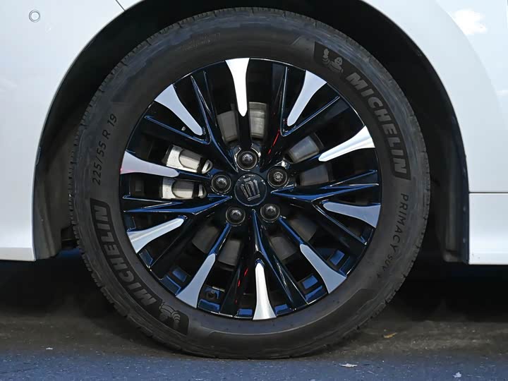 Toyota Vellfire — фото 20