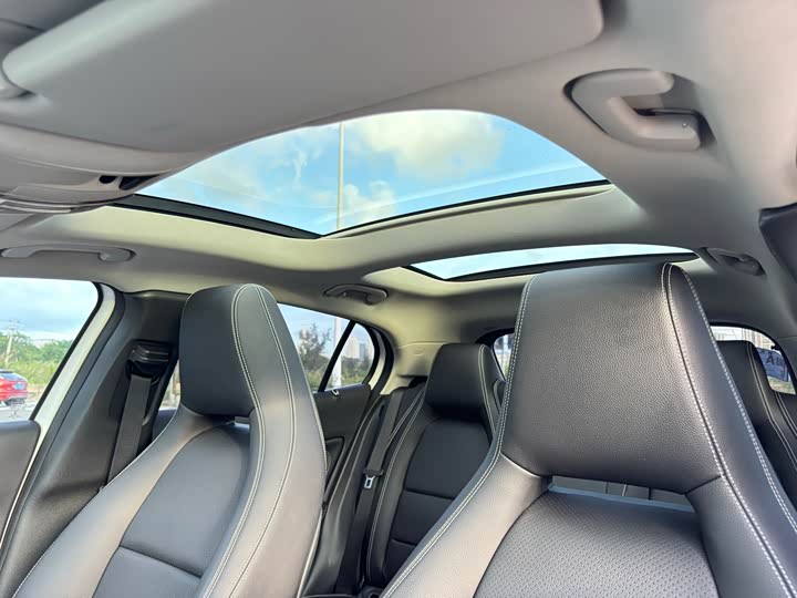 Mercedes-Benz GLA 2018 GLA 200 — фото 13