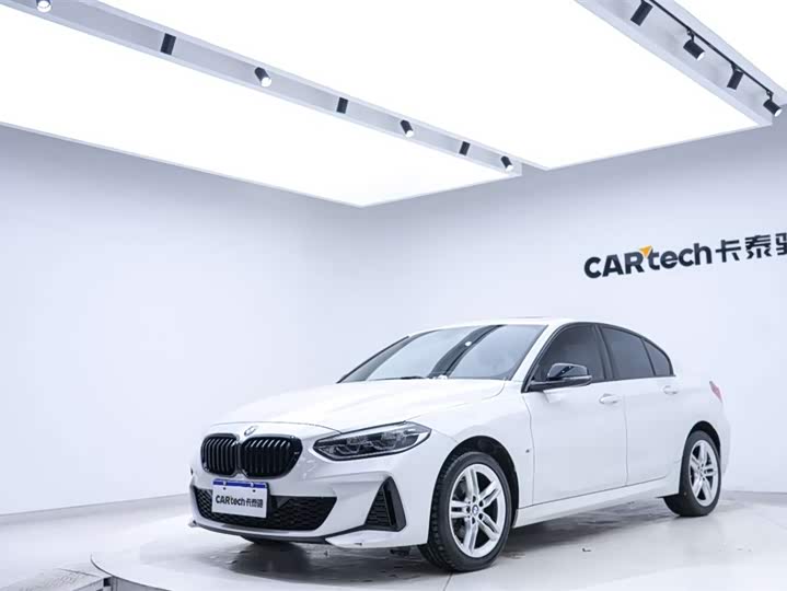 BMW 1-Series 2022 120i M — фото 16