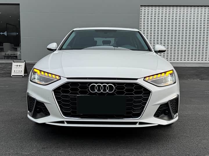 Audi A4L 40 TFSI стиль-динамик — фото 3