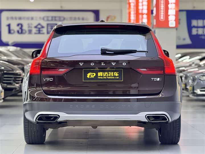 Volvo V90 2017 Cross Country T 5 AWD — фото 3