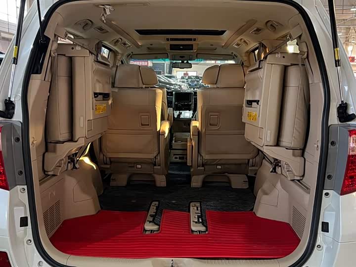 Toyota Alphard — фото 28