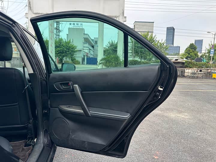 Mazda 6 2015 2.0 L AT Luxury — фото 13