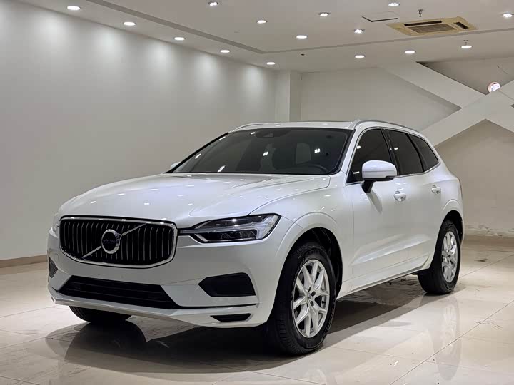 Volvo XC60 2019 T 5 4 WD V — фото 1