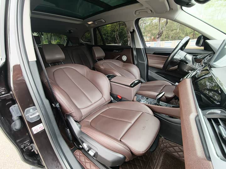 BMW X1 2021 s Drive 25 Li Leading — фото 16
