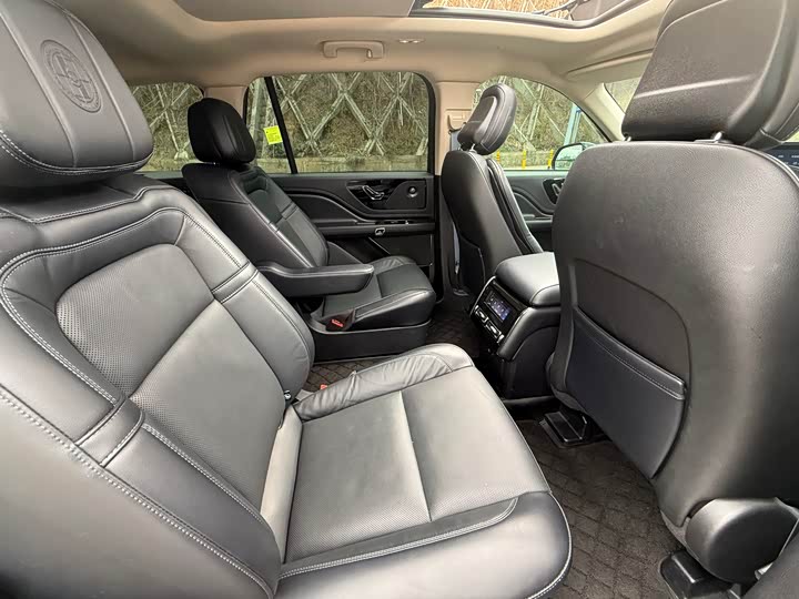 Lincoln Aviator — фото 14