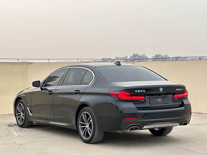 BMW 5-Series 2022 525 Li M — фото 10