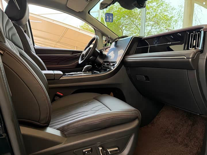 Trumpchi M8 2024 400 T — фото 12