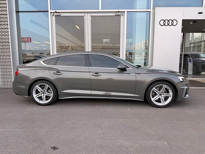 Audi A5 2024 Sportback 40 TFSI — фото 3