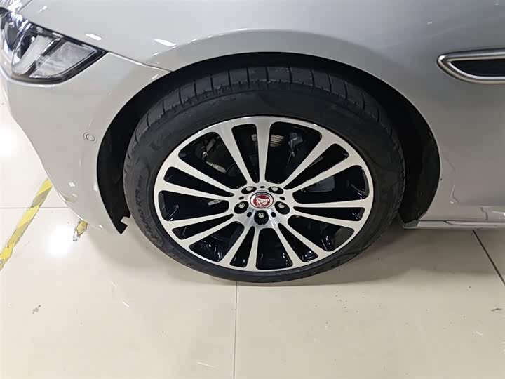 Jaguar XFL 2024 2.0 T P 250 2 WD — фото 23