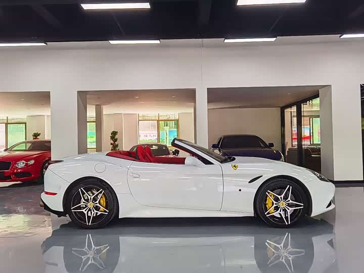 Ferrari California 2015 3.9 T Standard — фото 4