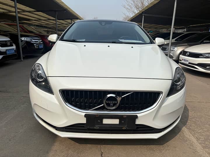 Volvo V40 2017 T 3 — фото 2