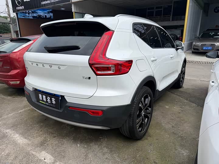 Volvo XC40 2022 T 4 WD — фото 8