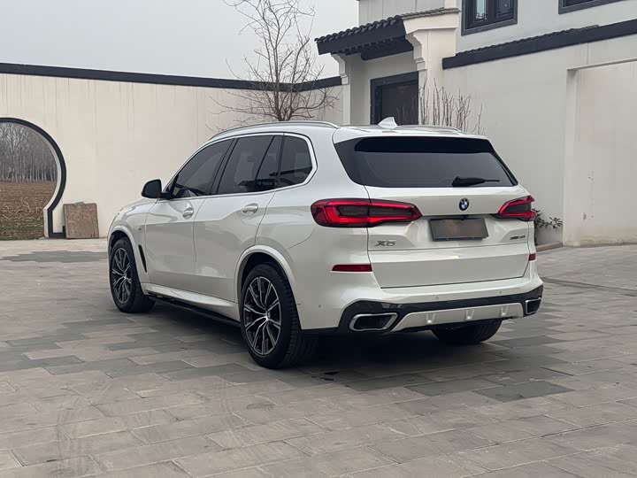 BMW X5 2019 x Drive 40i M — фото 13