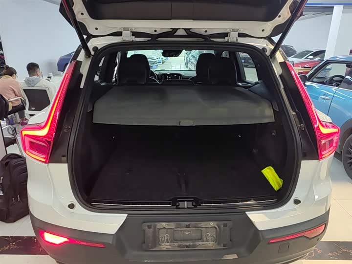 Volvo XC40 2021 T 4 WD — фото 19