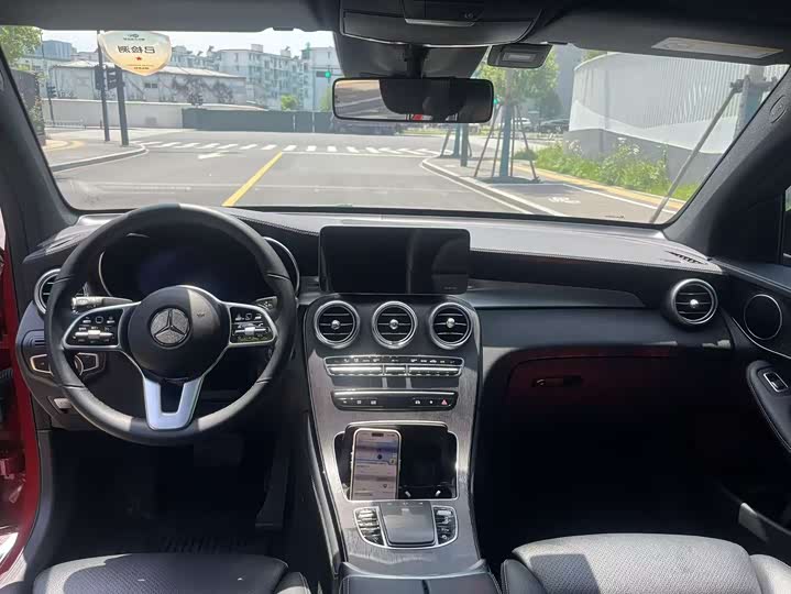 Mercedes-Benz GLC 2020 GLC 300 4 MATIC SUV — фото 9