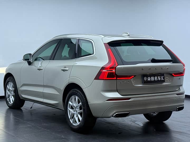 Volvo XC60 2018 T 5 4 WD — фото 7