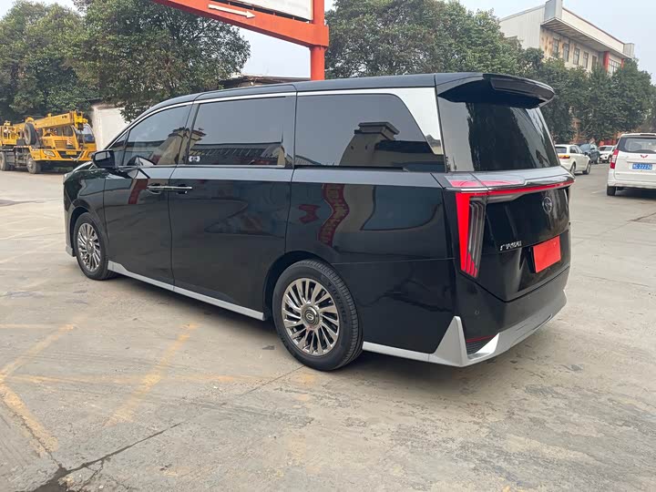 Trumpchi M8 2025 Hybrid — фото 7