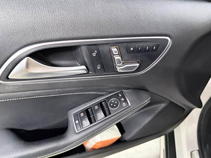 Mercedes-Benz GLA 2017 GLA 220 4 MATIC — фото 7