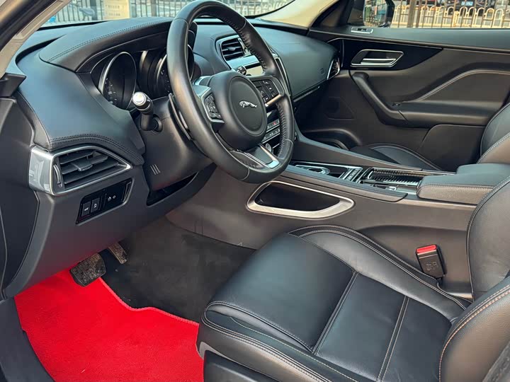 Jaguar F-PACE 2020 2.0 T — фото 12